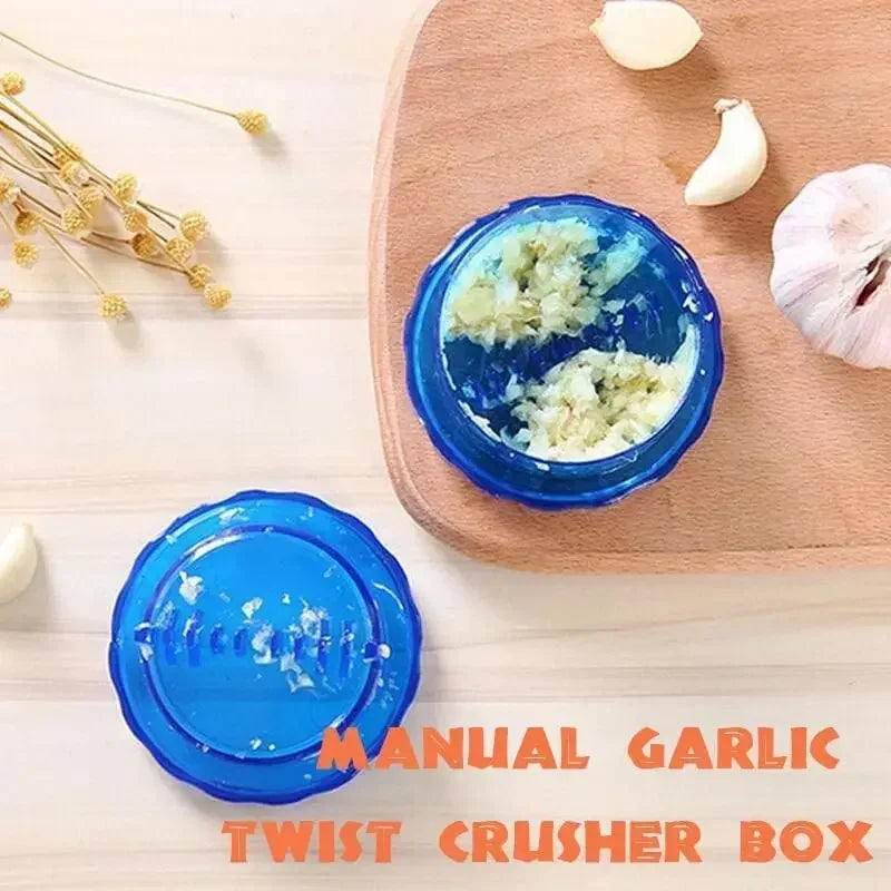 Garlic Crusher: Manual garlic press