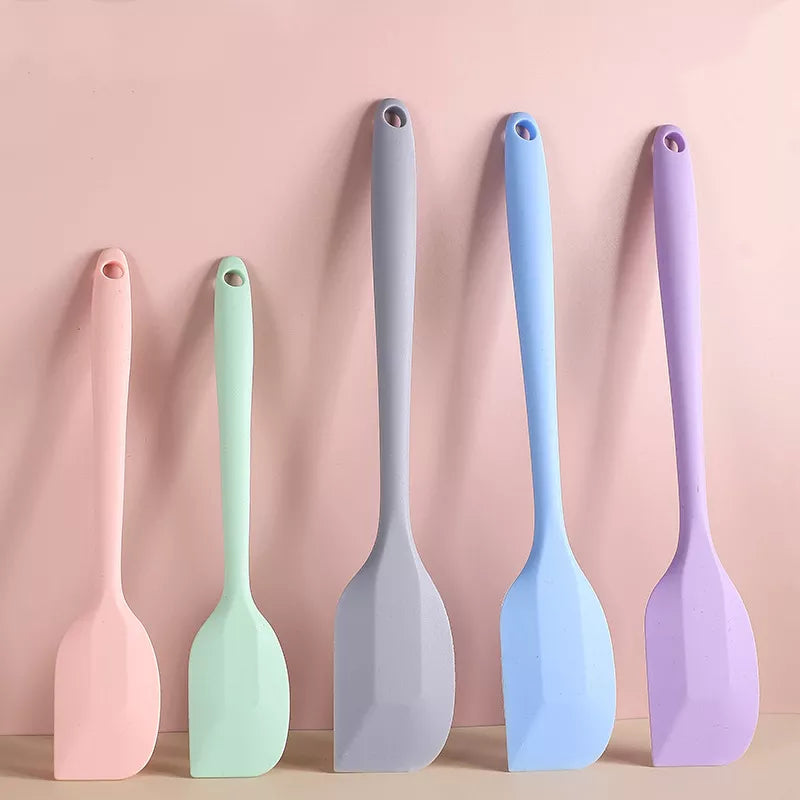 Silicone Scraper Spatula: Non-stick cooking tool