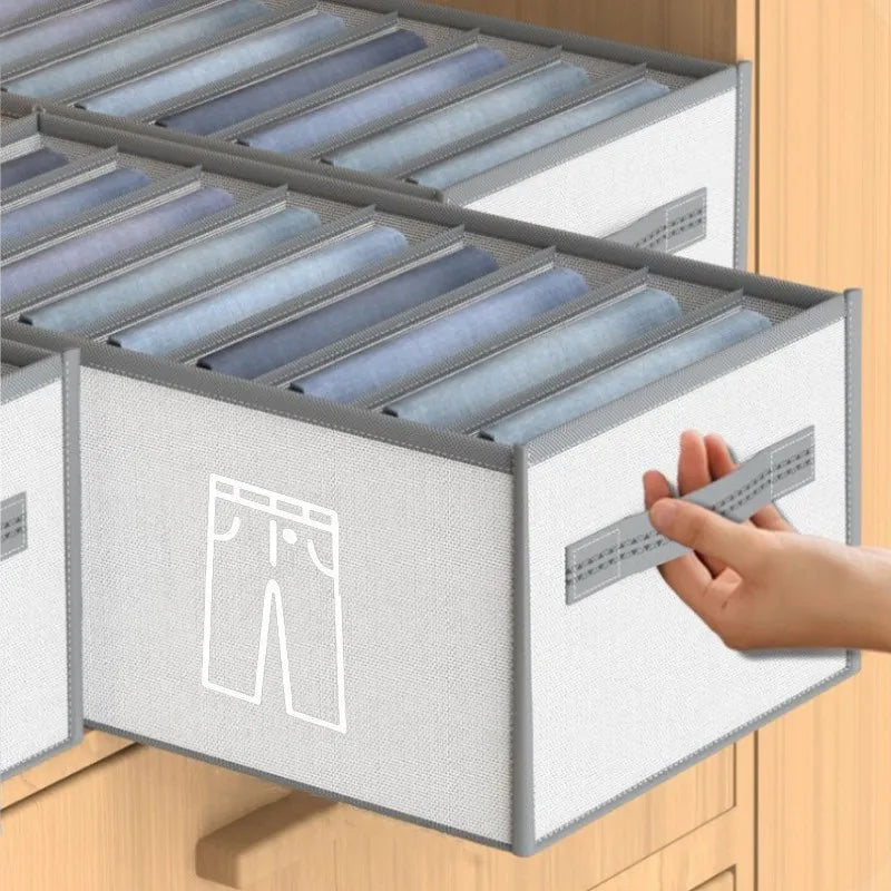 Closets Clothes Organizer: Clothes storage box