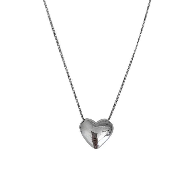 Gothic necklace with heart pendant