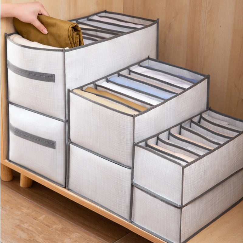 Closets Clothes Organizer: Clothes storage box