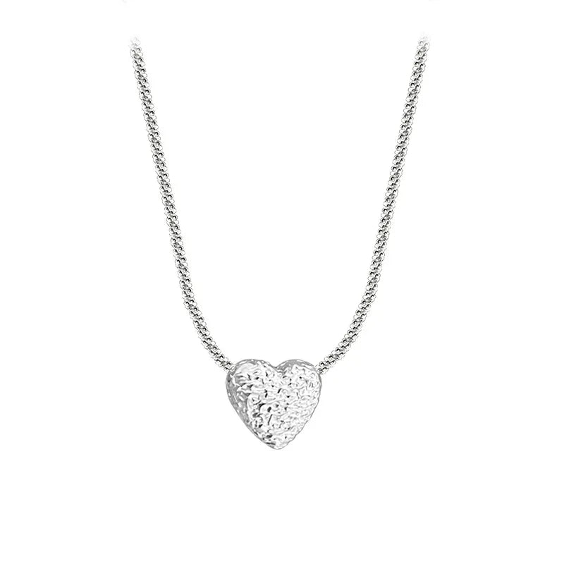 SILVER NECKLACE WITH HEART PENDANT